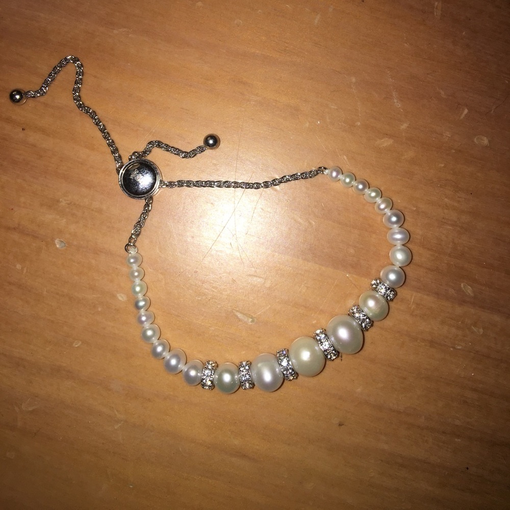 Zales Pearl and Diamond bracelet